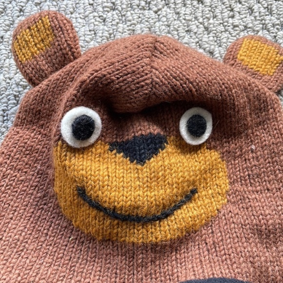 Unisex/Kids Brown & Tan Wool Funny Bear Face Beanie With Pom Pom Strings - Picture 2 of 10